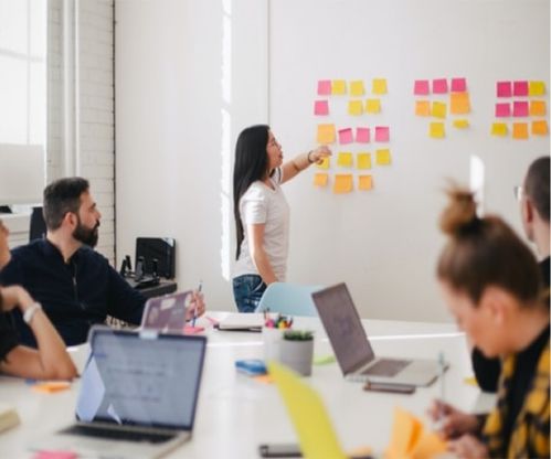 新闻中心 人事与企业咨询如何重塑现代企业管理